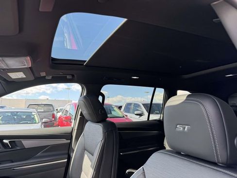 New 2026 Buick Enclave Sport Touring w/ Super Cruise Package image 8