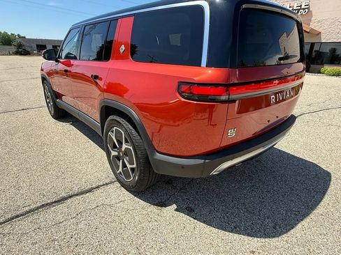 Used 2023 Rivian R1S Adventure AWD/4WD image 3