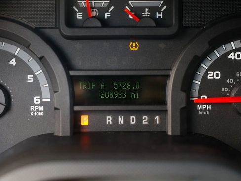 Used 2014 Ford E-350 and Econoline 350 XLT image 42