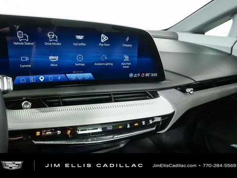 Used 2025 Cadillac Optiq Luxury 1 AWD/4WD image 13