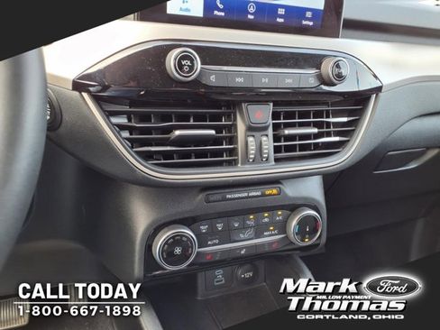 Used 2022 Ford Escape SE w/ Cold Weather Package image 14