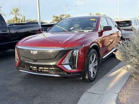 Used 2024 Cadillac Lyriq Tech RWD image 1