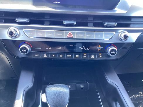 Certified 2024 Kia Telluride LX AWD/4WD image 23