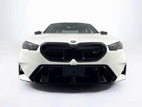 Used 2026 BMW M5 w/ Carbon Package AWD/4WD image 2