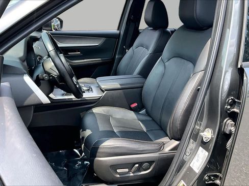 Used 2024 MAZDA CX-90 3.3 Turbo w/ Preferred Plus AWD/4WD image 8