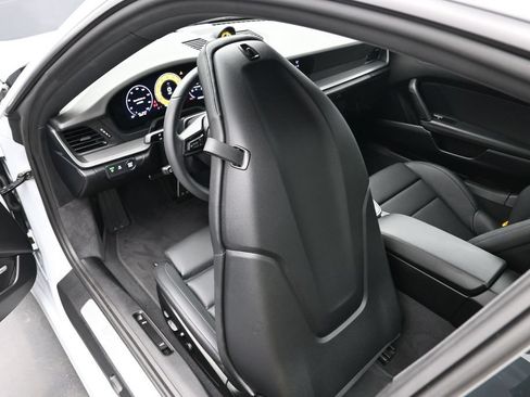 Certified 2025 Porsche 911 Carrera RWD image 18
