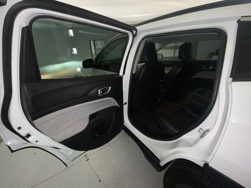 Used 2022 Jeep Compass Latitude AWD/4WD image 21