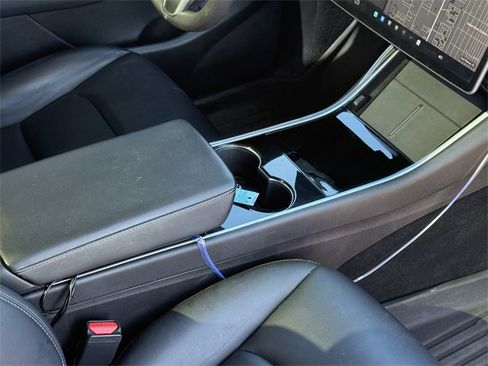 Used 2021 Tesla Model Y Long Range image 16