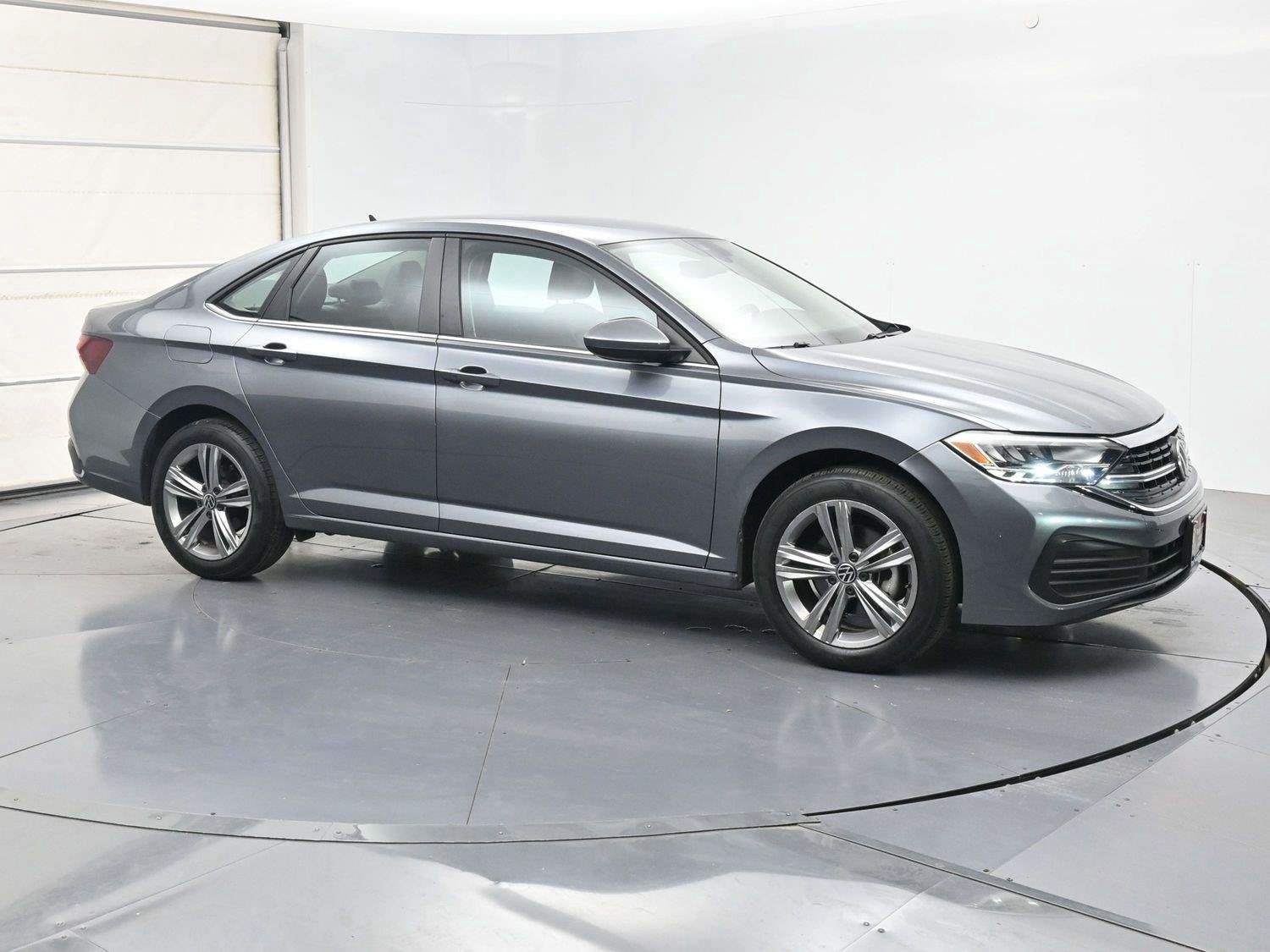 Certified 2023 Volkswagen Jetta SE FWD image 23