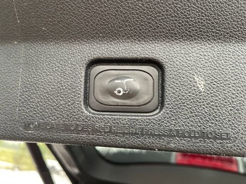 Used 2019 Ford Explorer XLT w/ Equipment Group 202A FWD image 33