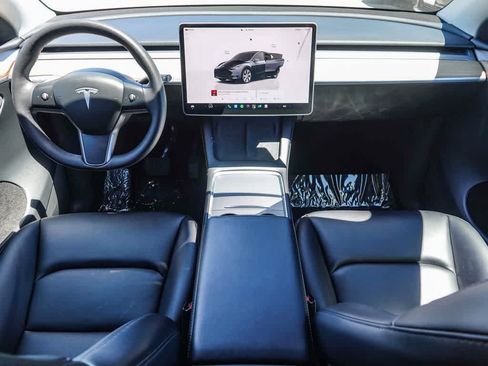 Used 2023 Tesla Model Y Long Range AWD/4WD image 11