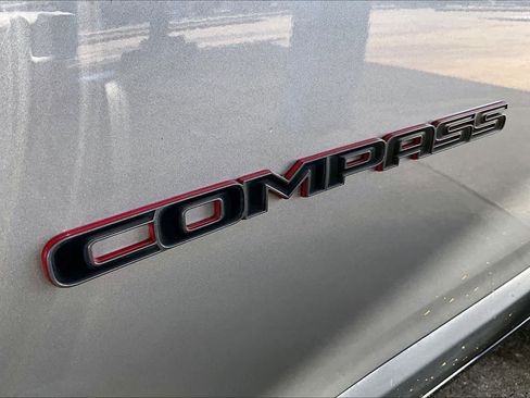 Used 2019 Jeep Compass Trailhawk image 31