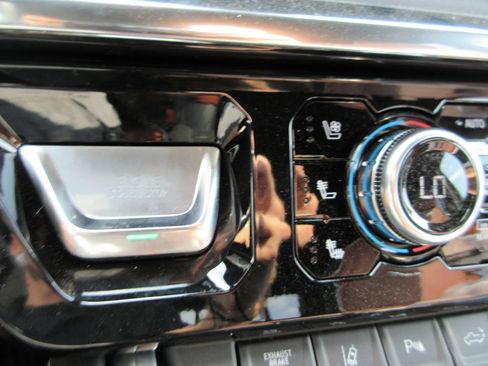 New 2026 GMC Sierra 2500 Denali Ultimate AWD/4WD image 19