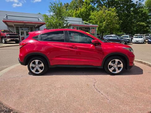 Used 2017 Honda HR-V EX image 6