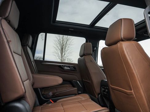 New 2026 Chevrolet Suburban High Country image 14