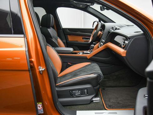 Certified 2022 Bentley Bentayga image 47