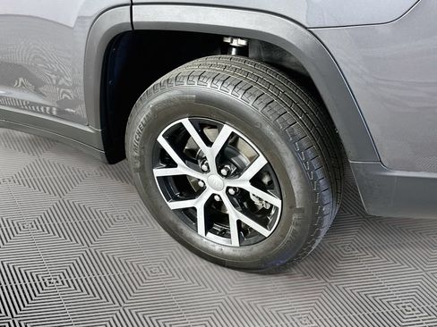 Certified 2025 Jeep Grand Cherokee L Limited AWD/4WD image 42