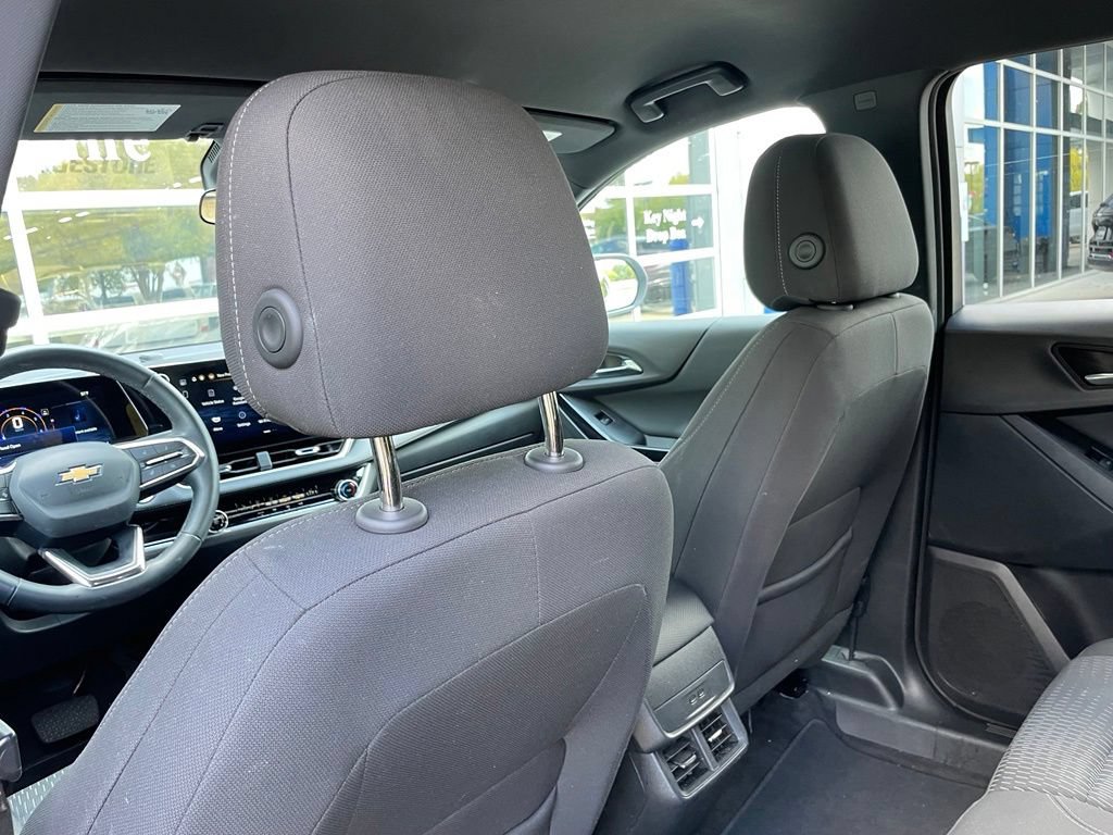 Used 2025 Chevrolet Equinox LT FWD image 27