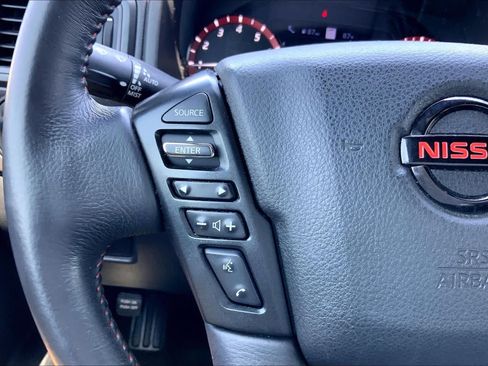 Used 2021 Nissan Titan PRO-4X w/ Pro-4x Convenience Package AWD/4WD image 24