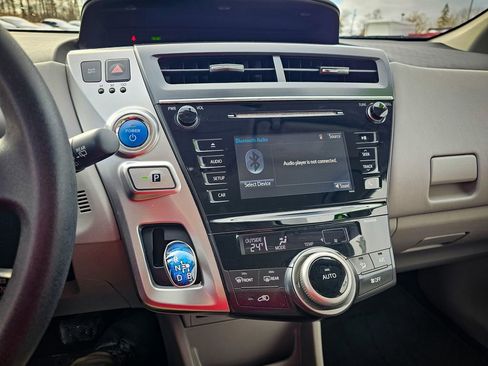 Used 2016 Toyota Prius V Two image 20