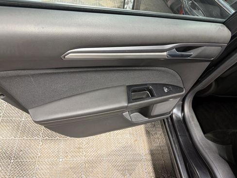 Used 2014 Ford Fusion SE image 22