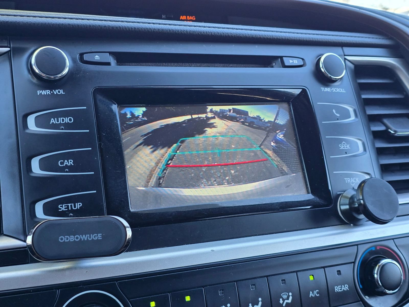 Used 2019 Toyota Highlander LE FWD image 29