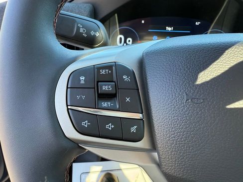 New 2025 Ford Explorer Active w/ Active Comfort Package image 15