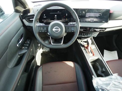 New 2026 Nissan Kicks SR w/ Cold Weather Package image 10