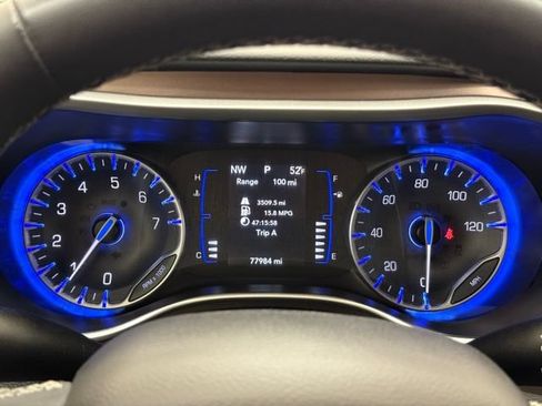 Used 2023 Chrysler Voyager LX FWD image 36