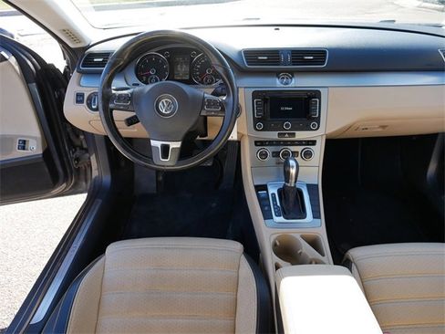 Used 2013 Volkswagen CC Lux image 21