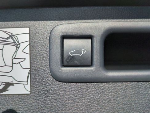 Used 2024 Toyota Highlander XSE image 22