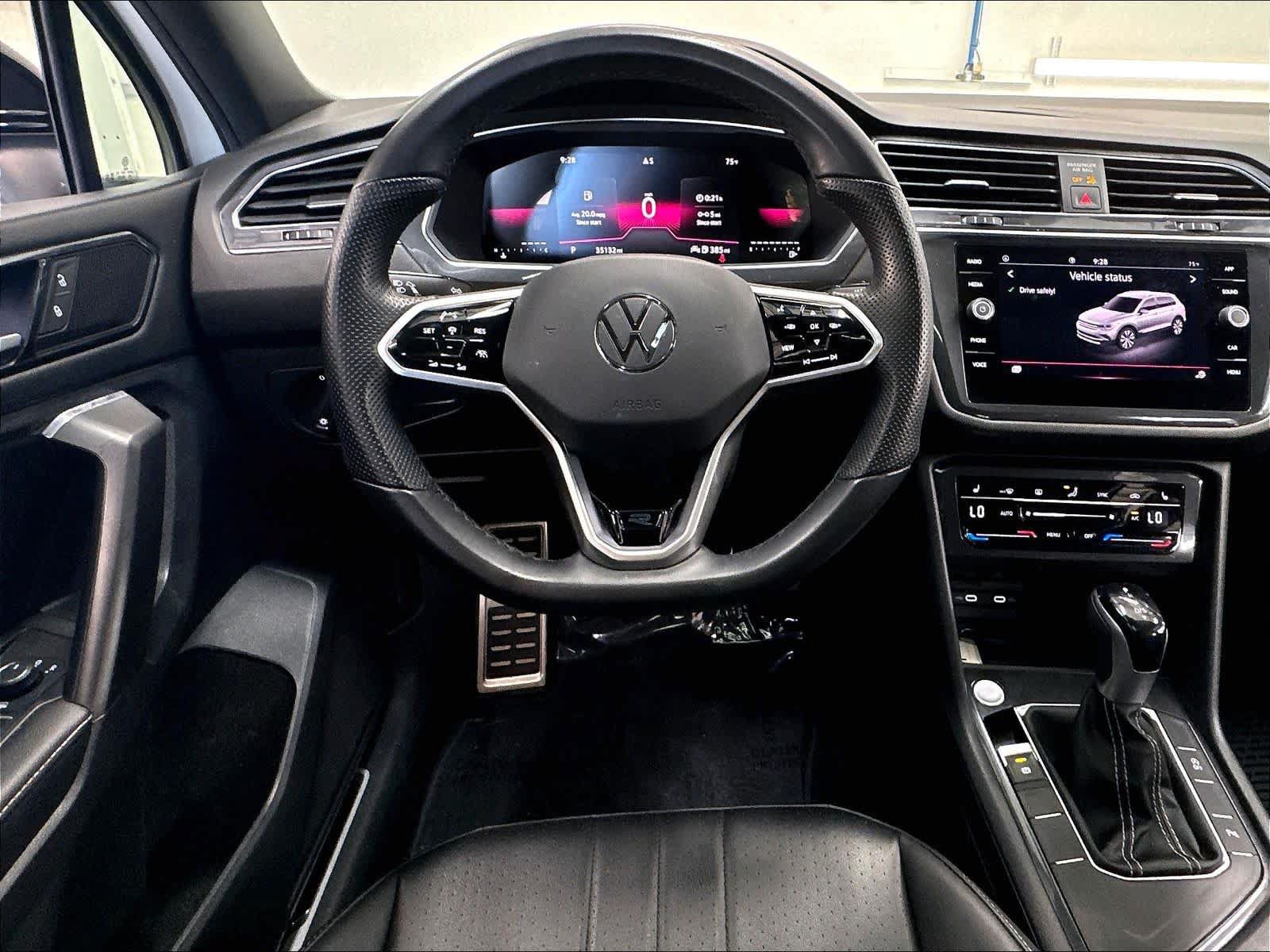 Used 2023 Volkswagen Tiguan SE R-Line FWD image 11