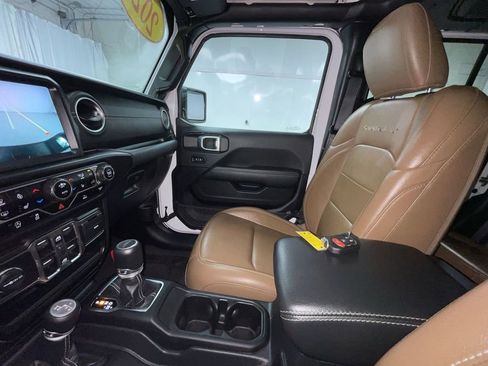 Used 2022 Jeep Gladiator Overland w/ Popular Equipment Package image 4