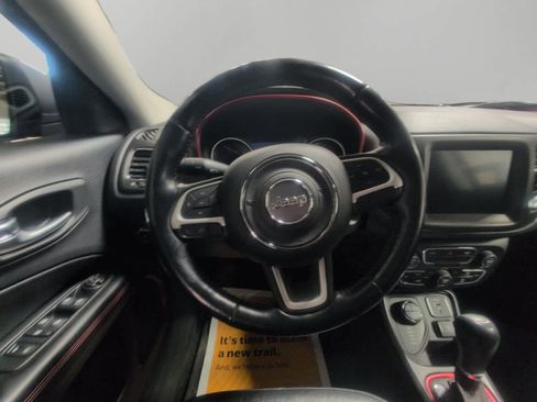 Used 2019 Jeep Compass Trailhawk w/ Leather Interior Group AWD/4WD image 12