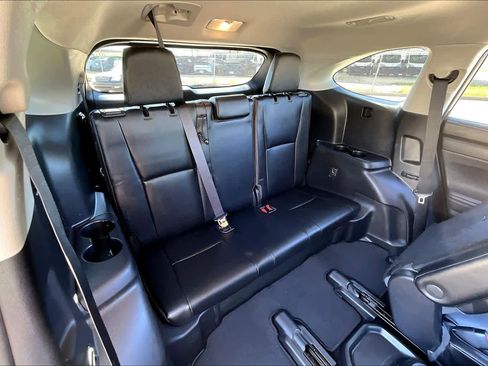 Used 2023 Toyota Highlander XLE image 20
