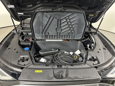 Used 2020 Audi e-tron Premium Plus image 30