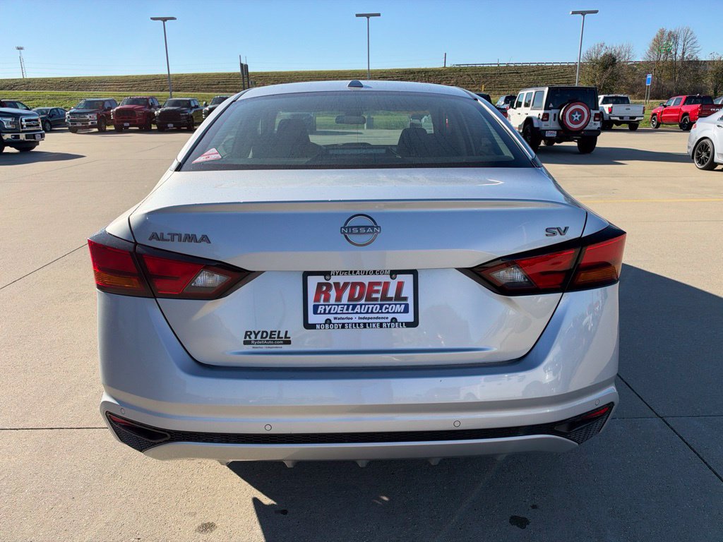 Used 2024 Nissan Altima 2.5 SV FWD image 6