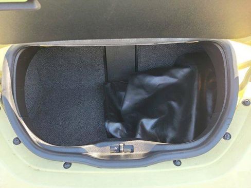 Used 2004 Volkswagen Beetle GLS FWD image 7