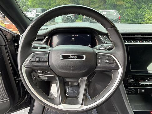 Used 2024 Jeep Grand Cherokee Laredo w/ Luxury Tech Group I AWD/4WD image 26