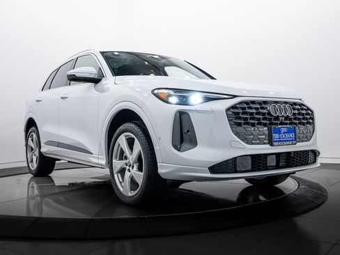 New 2025 Audi Q5 Premium Plus image 1