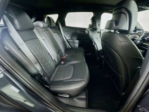 Certified 2025 Kia Sportage X-Pro AWD/4WD image 8