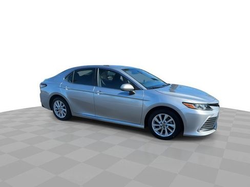 Used 2022 Toyota Camry LE FWD image 2