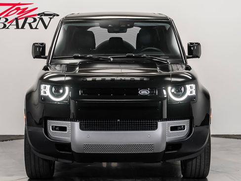 Used 2024 Land Rover Defender 110 SE image 8