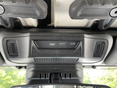 Used 2024 Jeep Wrangler Unlimited Sahara AWD/4WD image 33