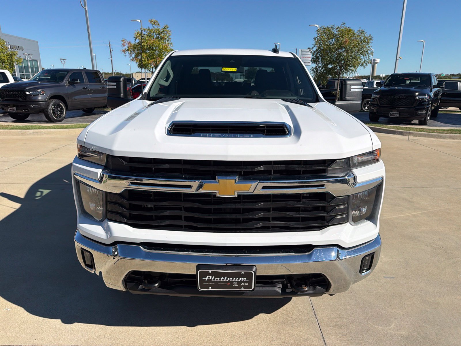 Used 2024 Chevrolet Silverado 2500 LT AWD/4WD image 8