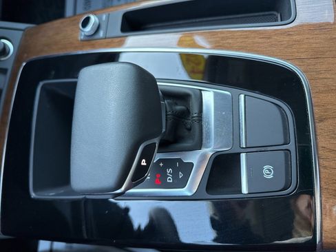 Used 2024 Audi Q5 2.0T Premium image 54