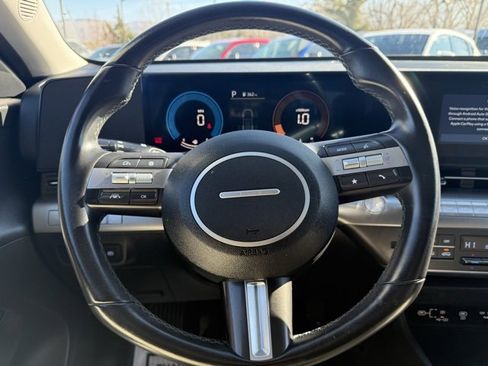Used 2025 Hyundai Kona SEL image 30