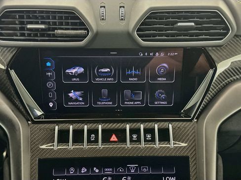 Used 2024 Lamborghini Urus Performante AWD/4WD image 15