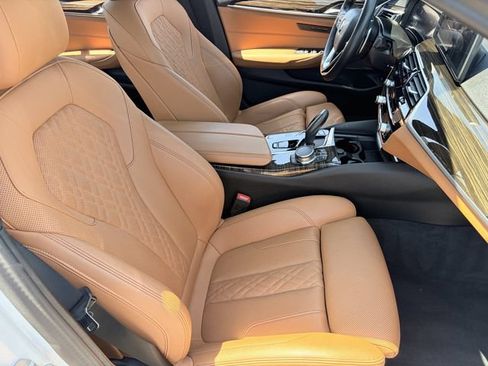 Used 2023 BMW 530e w/ Premium Package RWD image 11