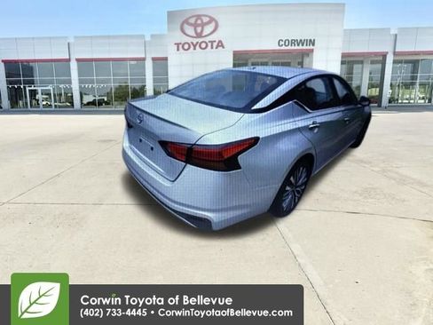 Used 2025 Nissan Altima 2.5 SV FWD image 5